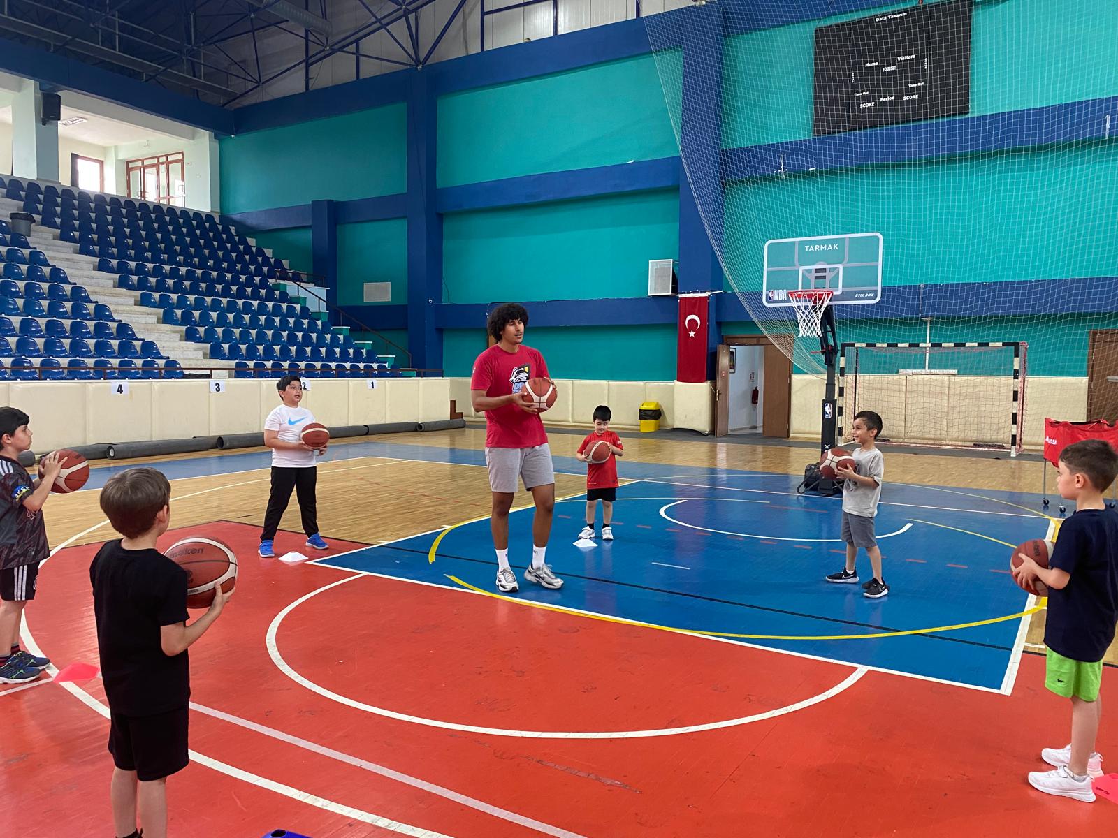 DPÜ Basketbol Salon